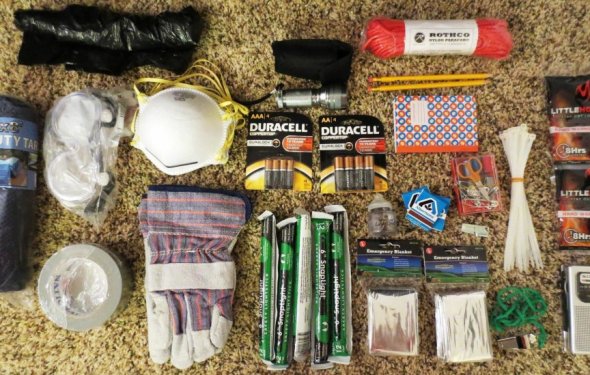 82 Survival Kit Ideas that fit in a 5 gallon Bucket (updated) | 5